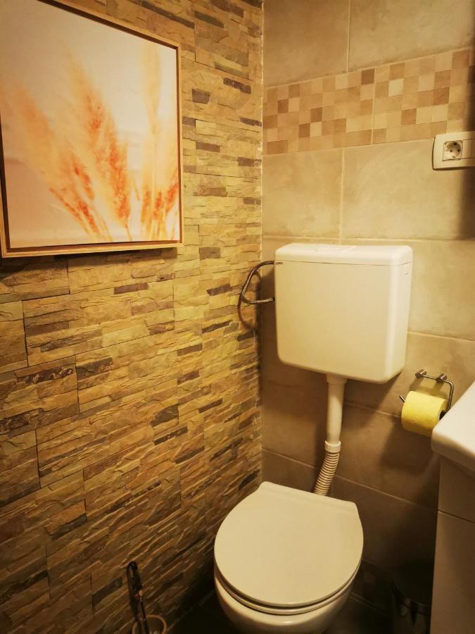 Attica Apartment Pula Luaran gambar